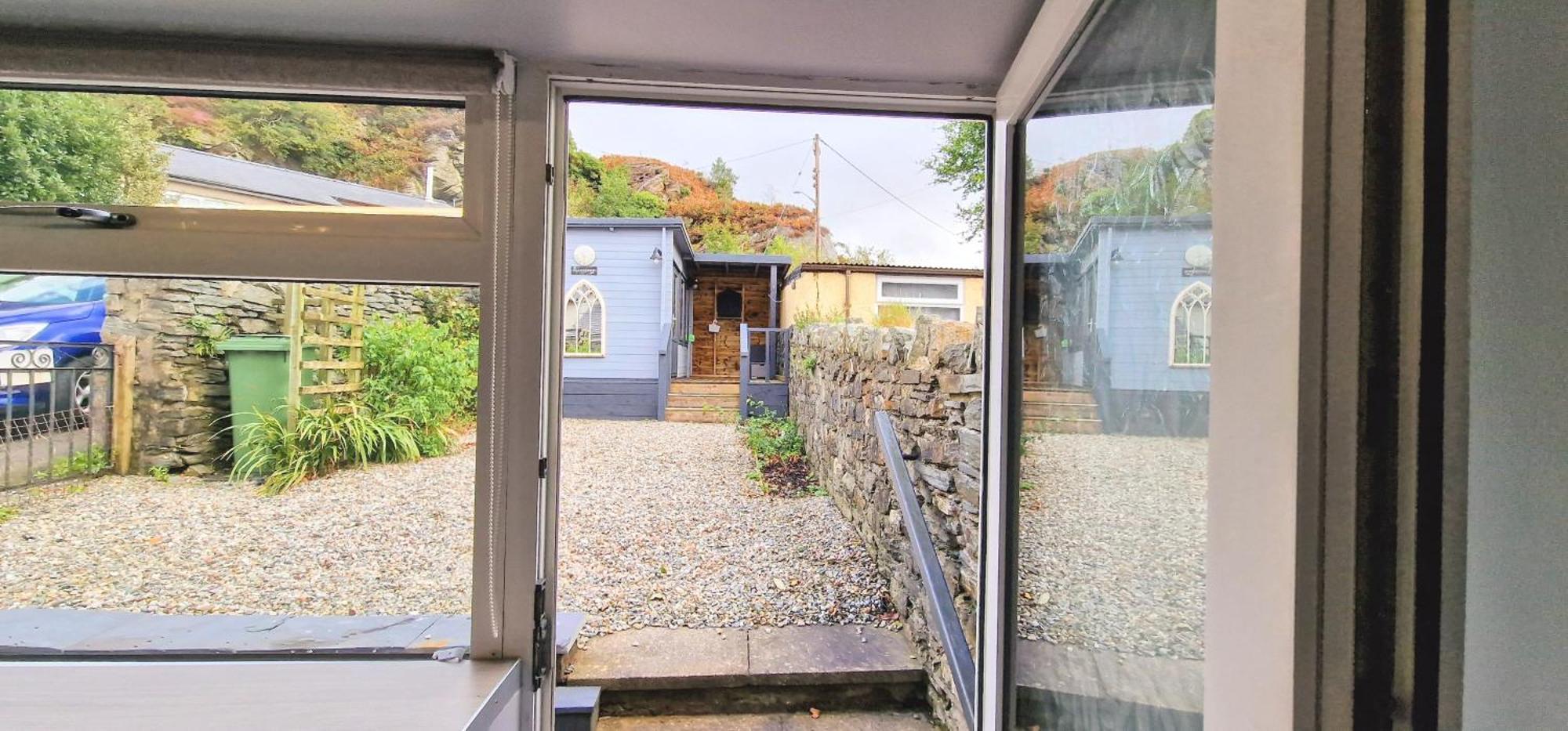 Cheerful 2 Bed Home With Mountain Views Blaenau Ffestiniog Exteriör bild